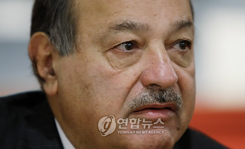 세계 최고 갑부 1위에 오른 카를로스 슬림 (AP=연합뉴스, 자료사진)